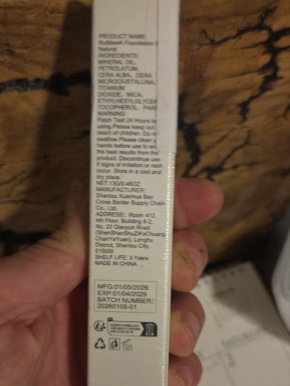 Color-Changing Foundation Stick — Natural - Picture 3 of 6